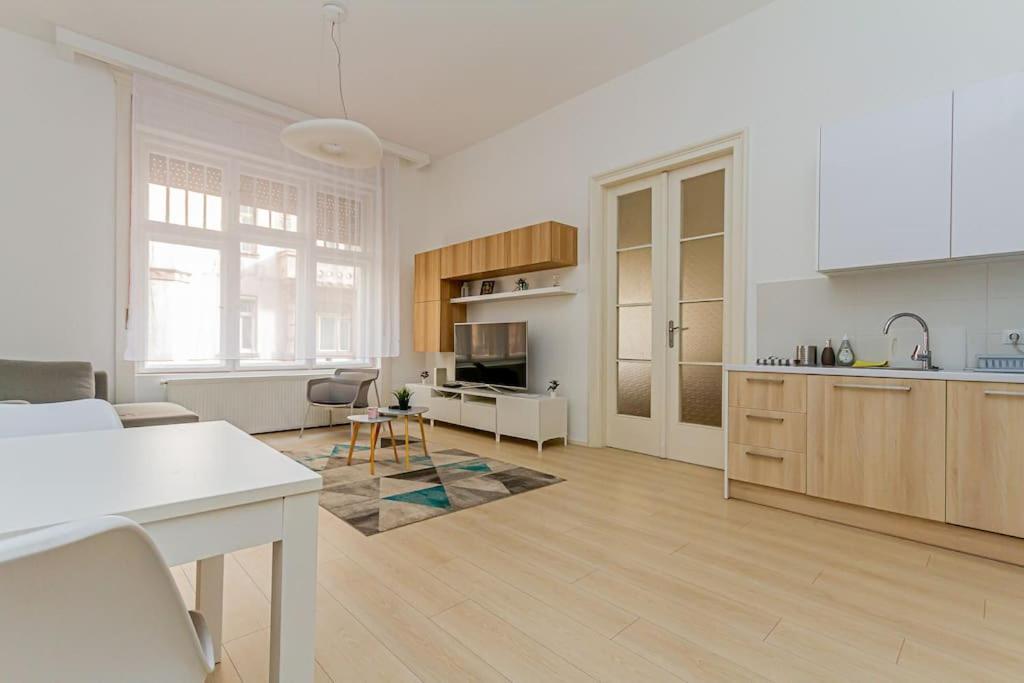Luminous Design Apartment - W18 Budapest Extérieur photo